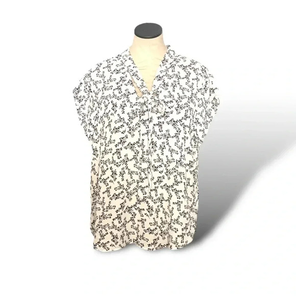 Short Sleeve Neck Tie Top - Picture 1 of 9